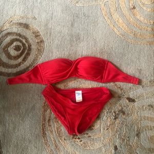 Red ribbed bandeau bikini